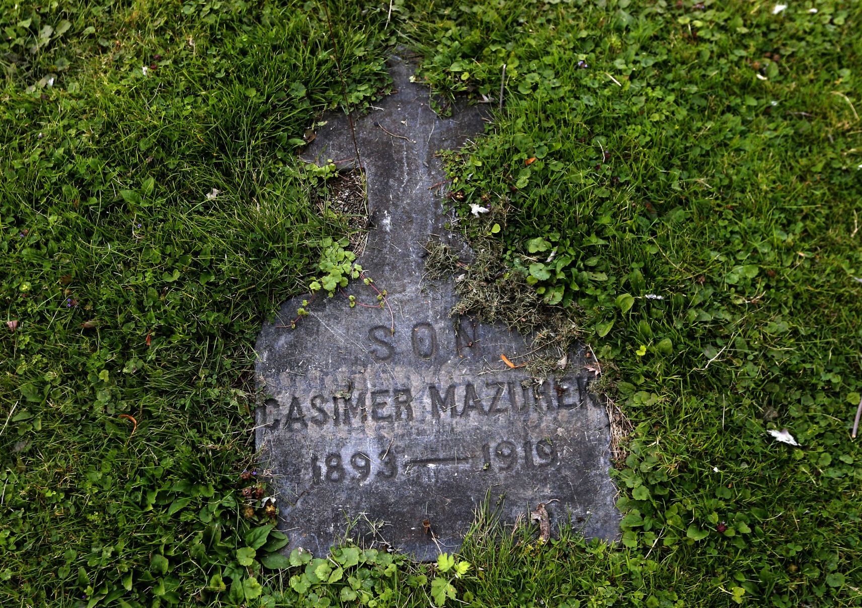 1013788657 chris hawley at cemetery KIRKHAM